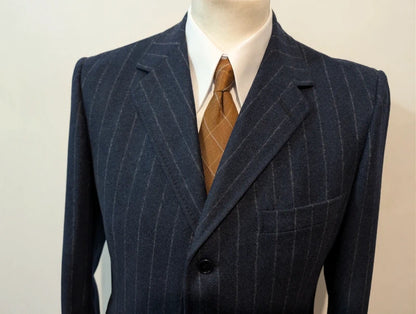 Unglaublicher schwerer Flanellanzug mit Kreidestreifen