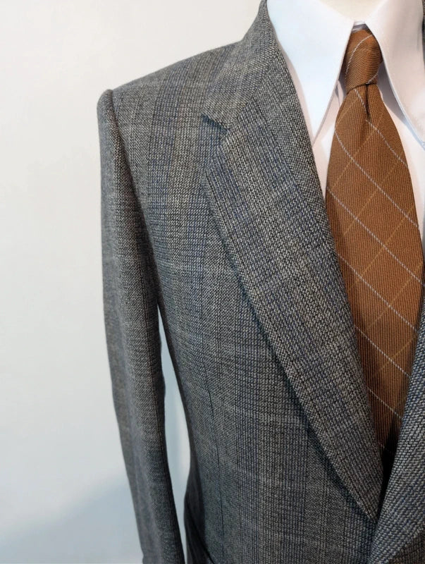 Toller grauer Anzug aus schwerem Flanell