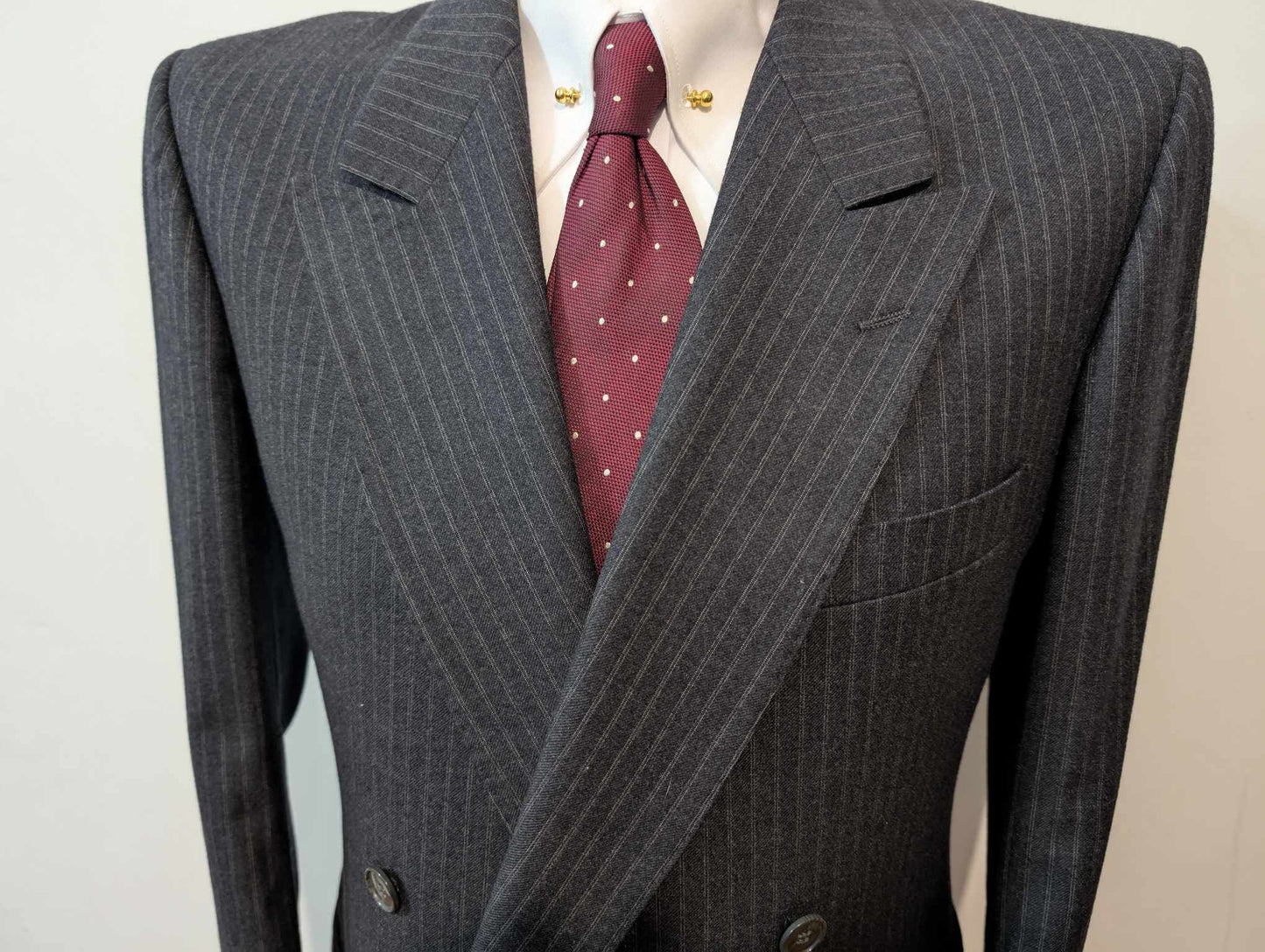 Incroyable costume croisé pinstripe en laine