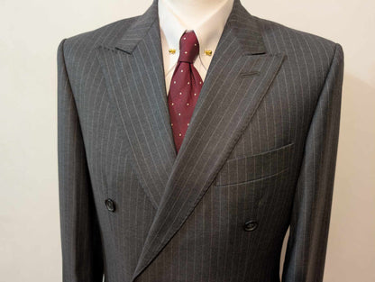 Terrifiant costume croisé pinstripe en laine