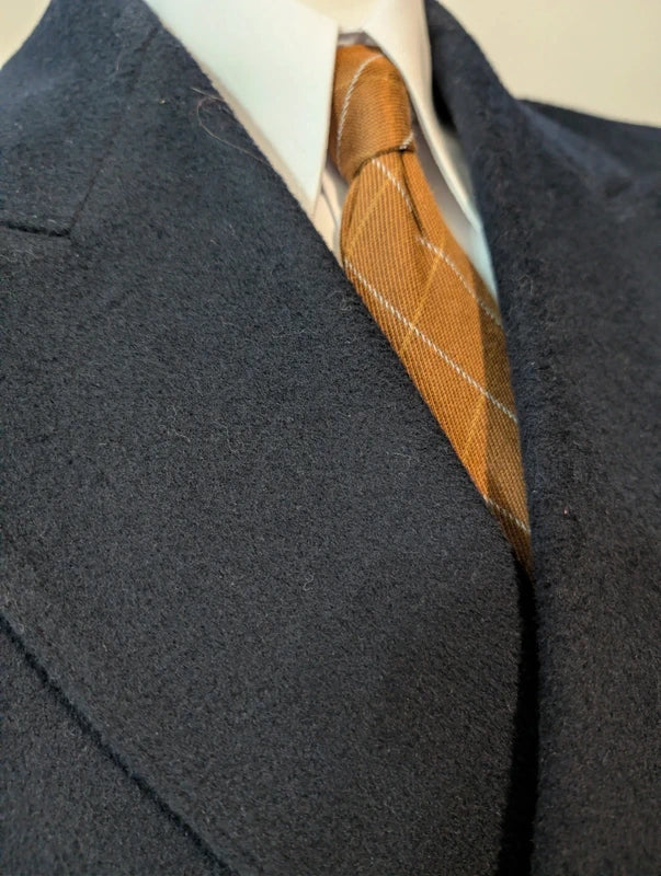 Unglaublicher marineblauer Zweireihermantel aus Wolle