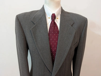 Élégant costume gris a rayure en laine
