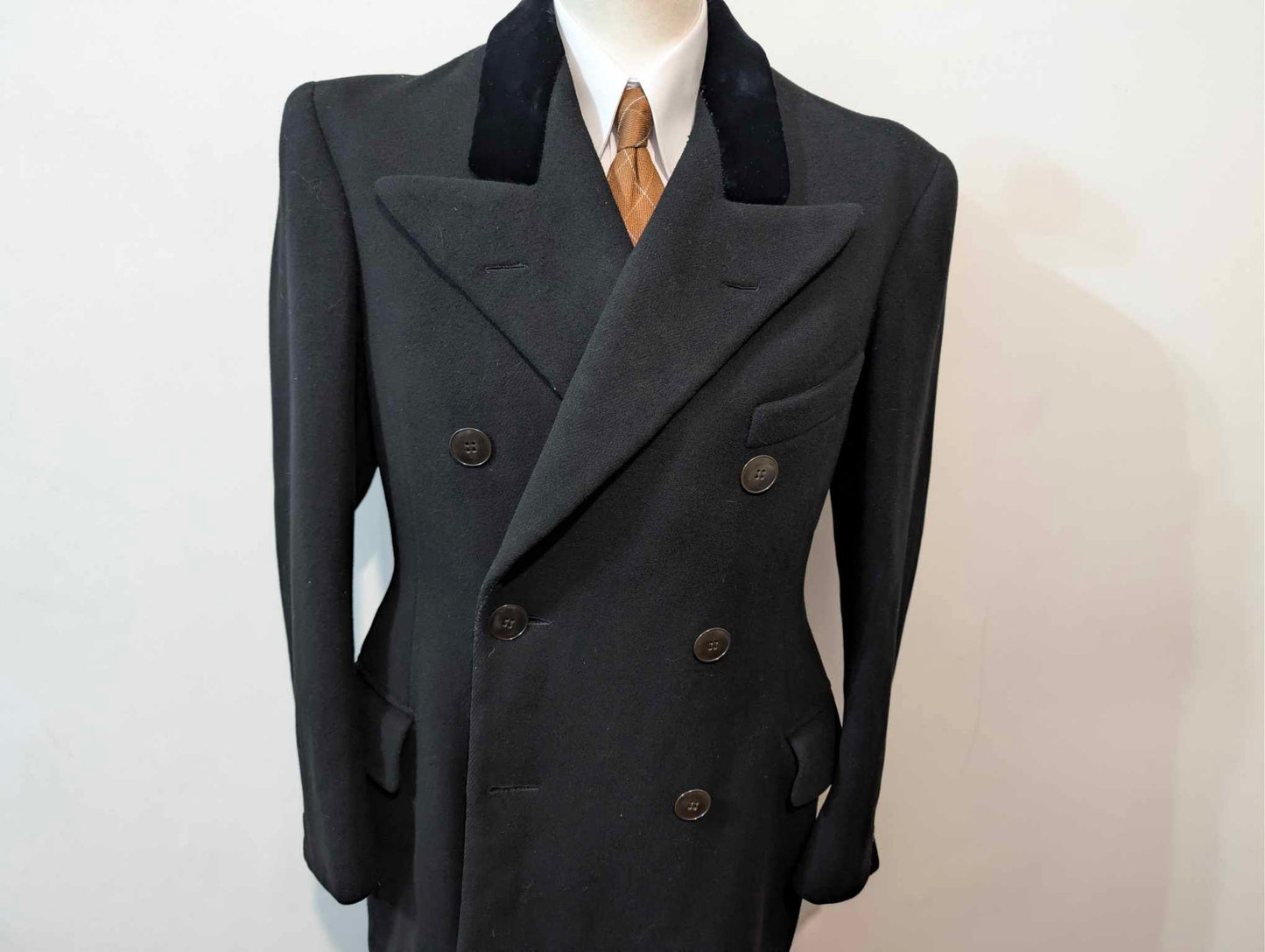 Gefährlicher Chesterfield-Doppelmantel