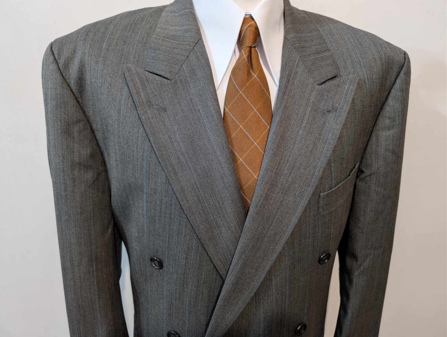 Spectaculaire costume croisé gris en laine