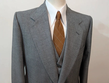 Élégant costume 3 pièces gris en laine