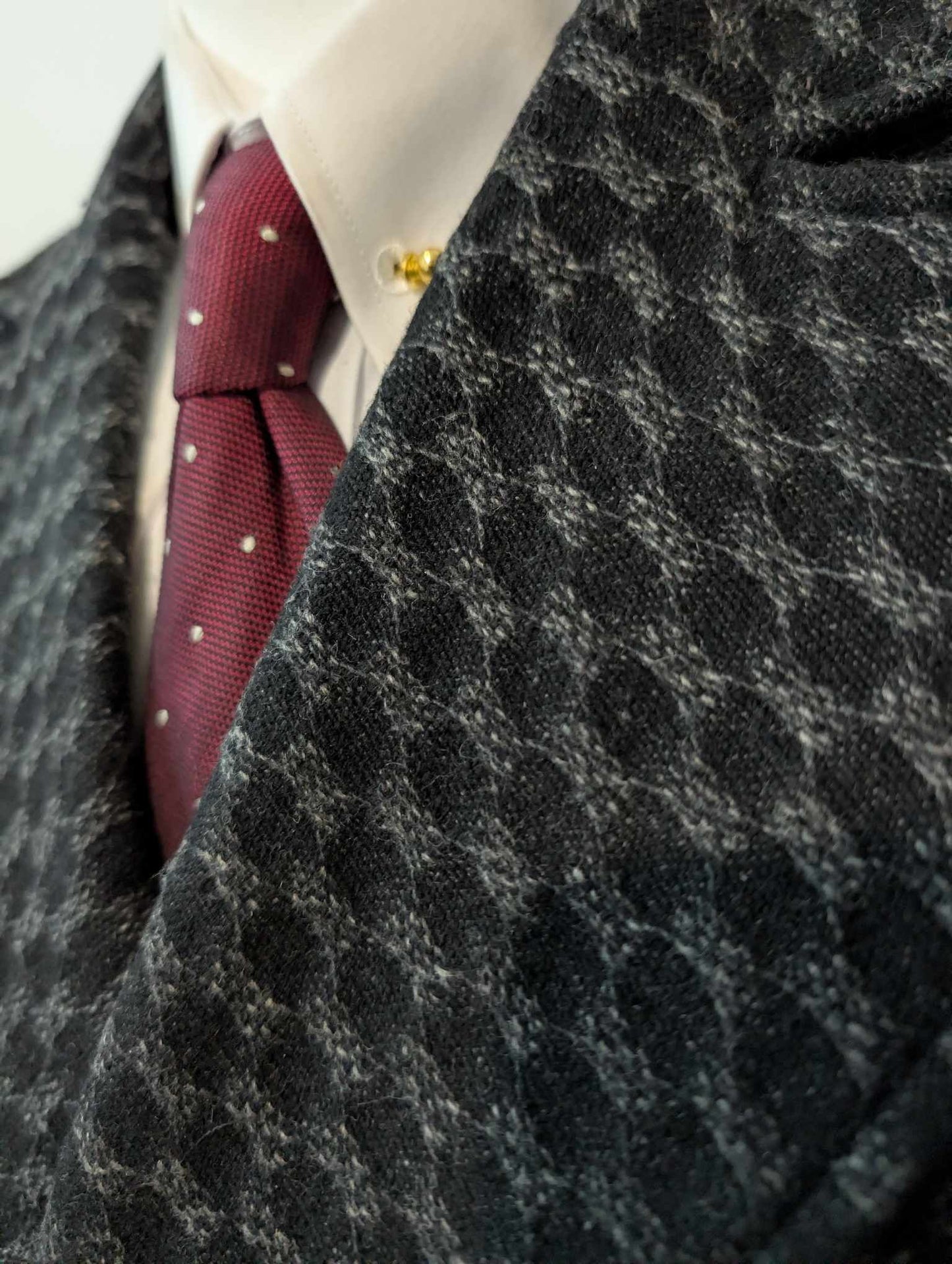 Étrange manteau croisé en laine