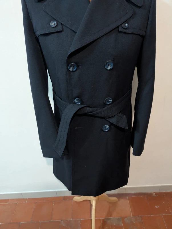 Wunderschöner kleiner Wollmantel