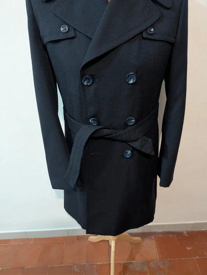 Wunderschöner kleiner Wollmantel