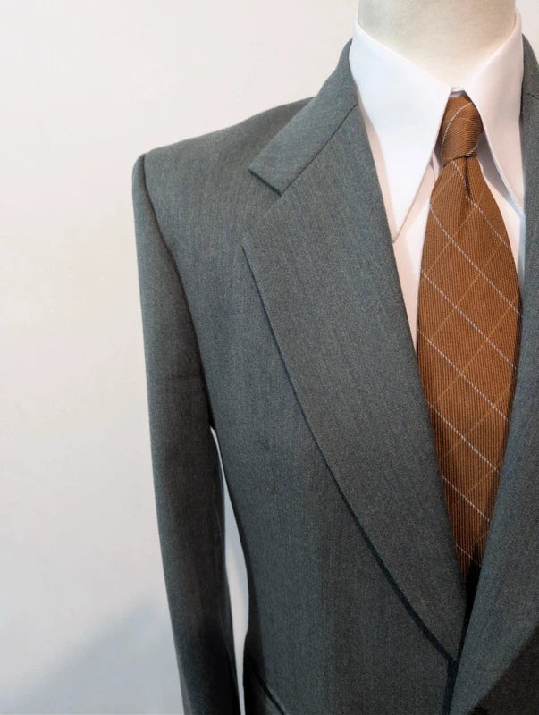 Fabelhafter grüner Anzug aus schwerem Flanell