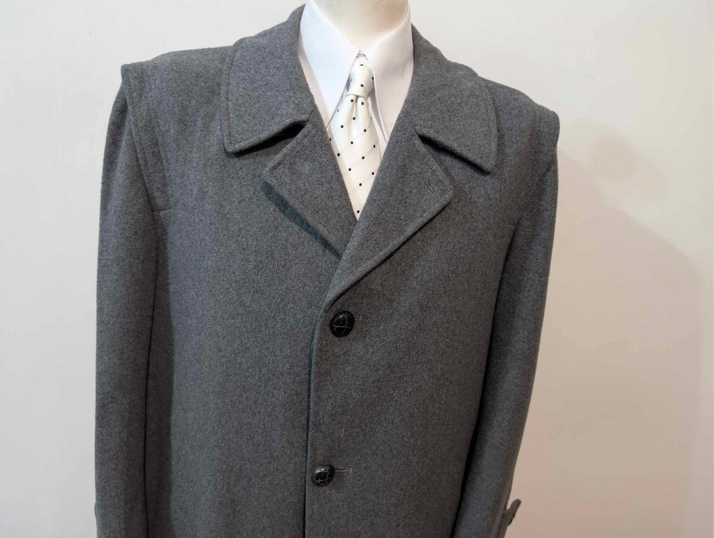 Original grauer Wollmantel aus Lauden