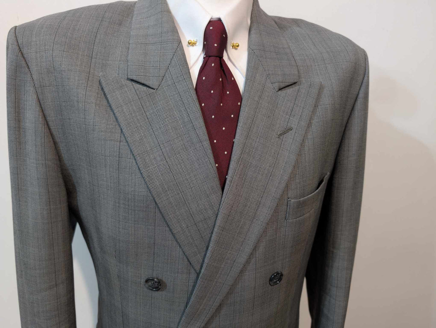 Impressionnant costume croisé de couleurs gris en laine