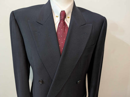 Redoutable costume croisé bleu marine en laine