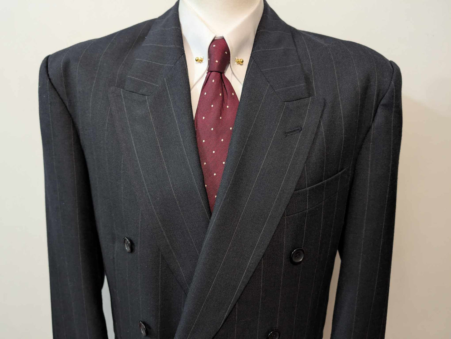 Effrayant costume croisé chalkstripe en laine