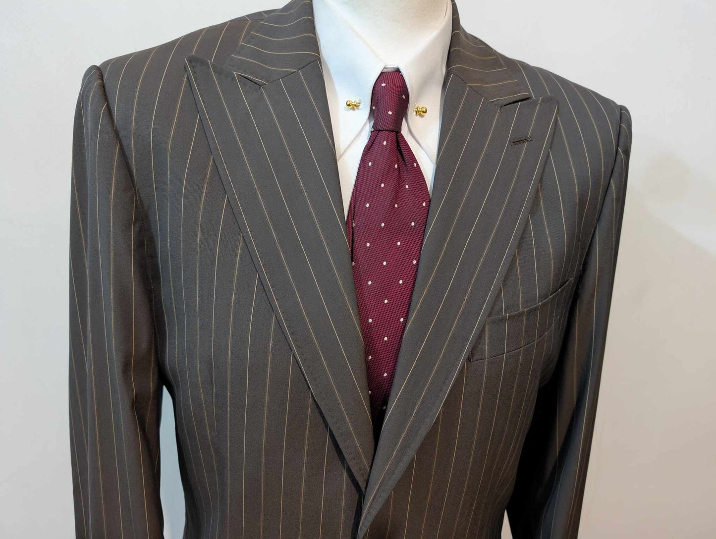 Magnifique costume pinstripe marron en laine