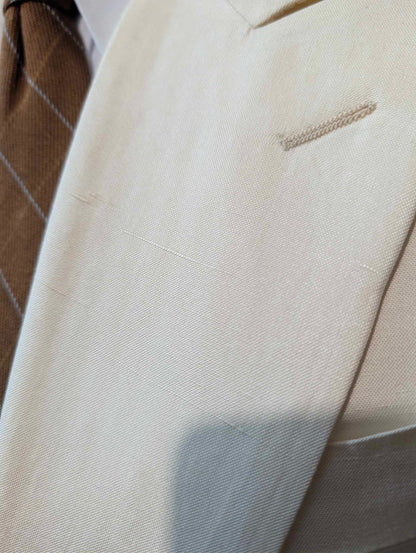 Angelique zweireihiger cremefarbener Seidenanzug