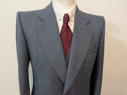 Majestueux costume trois pièces de couleur bleu en flanelle