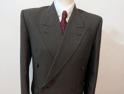 Extraordinaire costume croisé gris en laine.