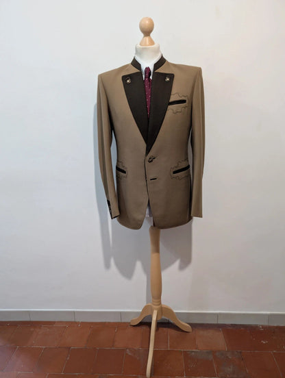 Exceptionnel costume autrichien