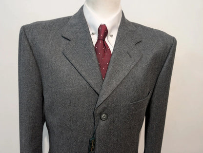 Incroyable costume gris en flanelle lourde