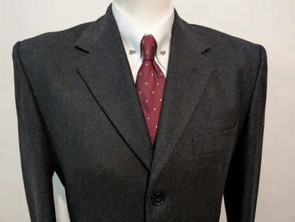 Incroyable costume gris en flanelle lourde