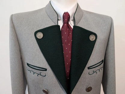 Incroyable costume autrichien gris
