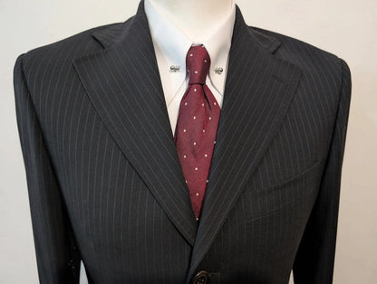 Magnifique costume pinstripe en laine légère