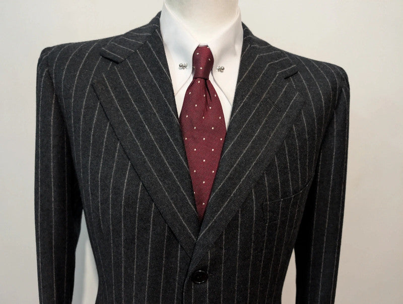 Élégant costume chalkstripe bespoke en flanelle