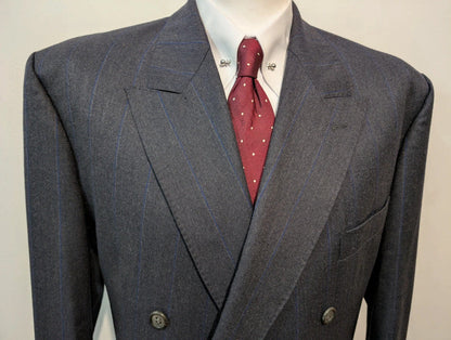 Élégant costume croisé chalkstripe en laine