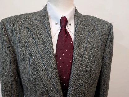 Élégant costume gris a rayure en tweed