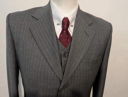 Légendaire costume 3 piece pinstripe en laine legere