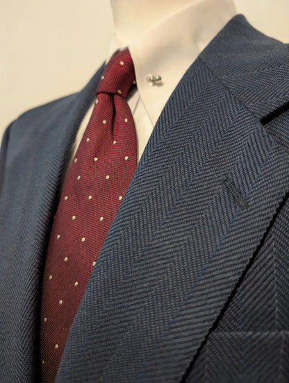 Merveilleux costume bleu marine a chevron