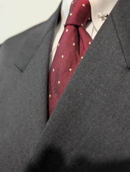 Méchant costume croisé gris en laine