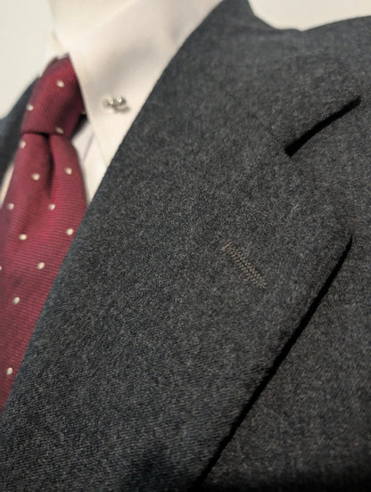 Fantastique costume gris en flanelle lourde
