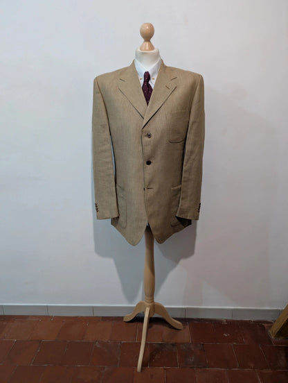 Gentil costume beige sable en lin