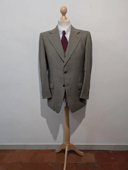 Sympathique costume 3 piece en prince de galles