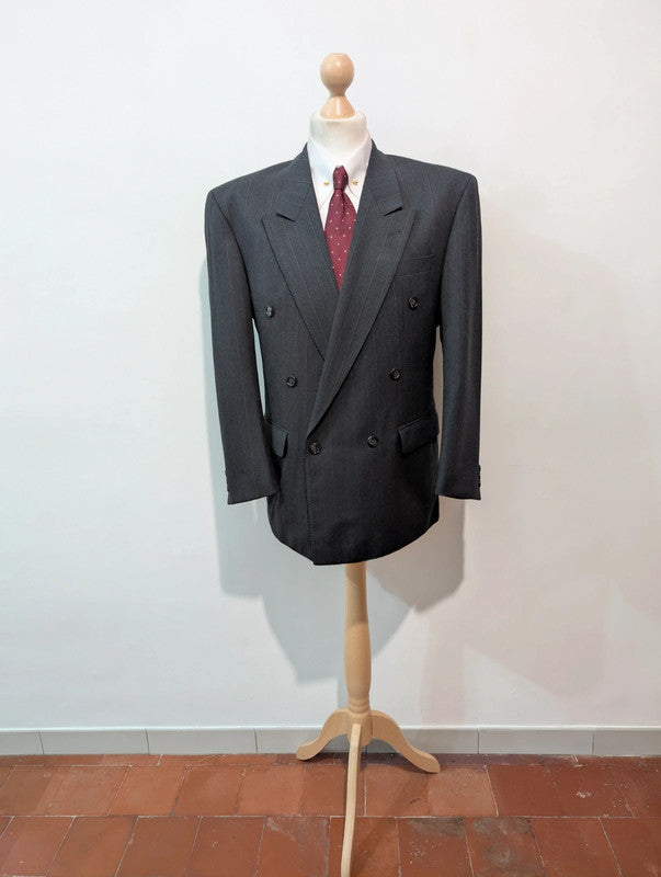 Classique costume gris a rayure