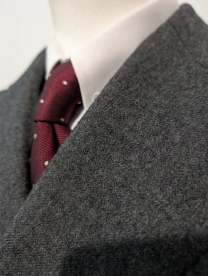 Légendaire costume croisé gris en flanelle lourde