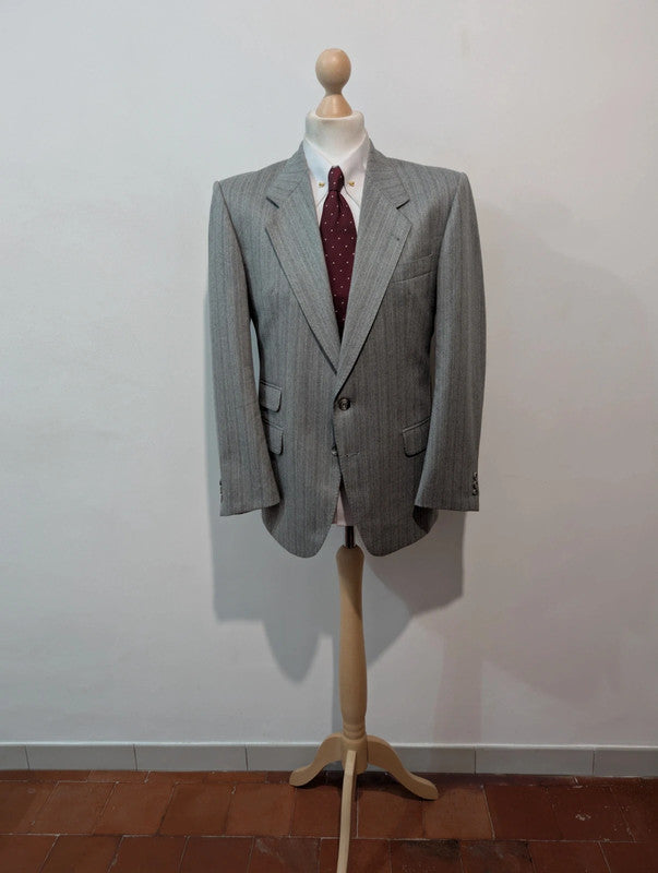 Légendaire costume gris en flanelle de laine