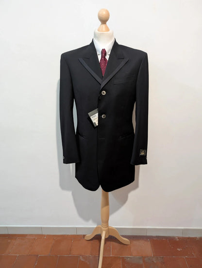 Méchant costume noir en laine