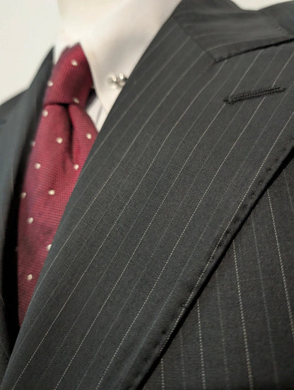 Vintage costume pinstripe noire en laine légère