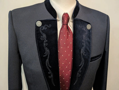 Élégant costume autrichien en laine
