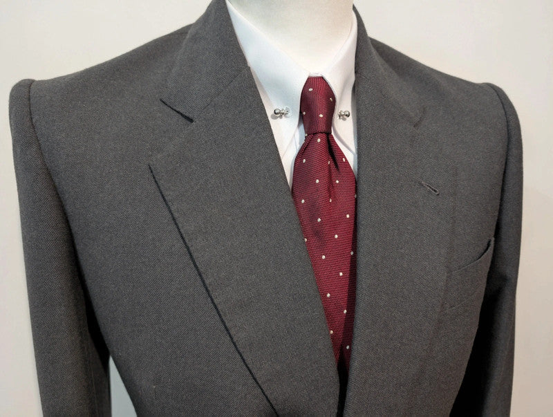 Flamboyant costume gris bespoke