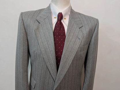Légendaire costume gris en flanelle de laine