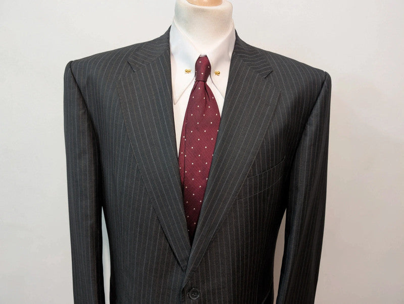 Sublime costume pinstripe en laine et soie