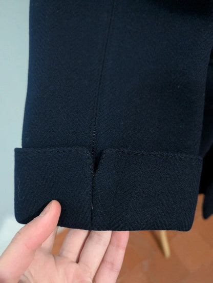 Formidable manteau bleu marine en laine