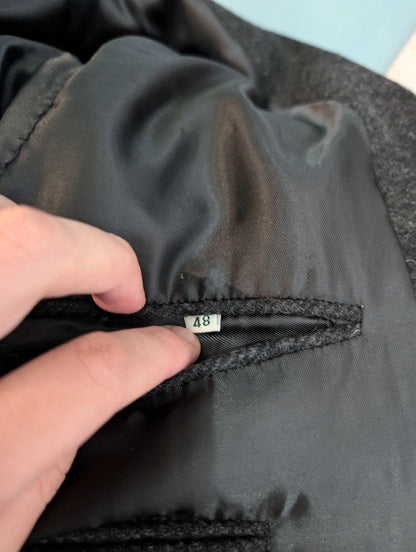 Épaisse veste gris à motif chevron en laine