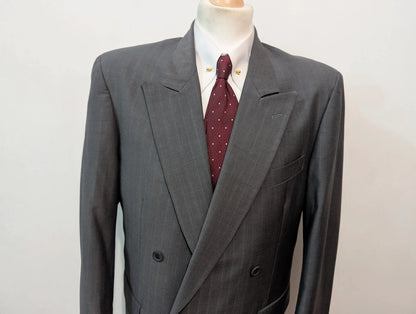 Costume croisé a rayure