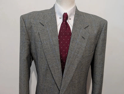 Élégant costume gris en flanelle lourde