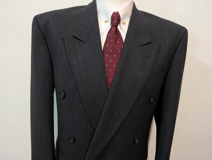 Classique costume gris a rayure