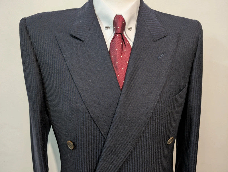 Dangereux costume croisé pinstripe en laine